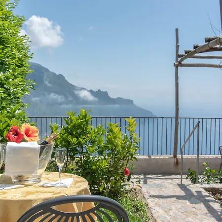 Villa Amore Hotel 2*