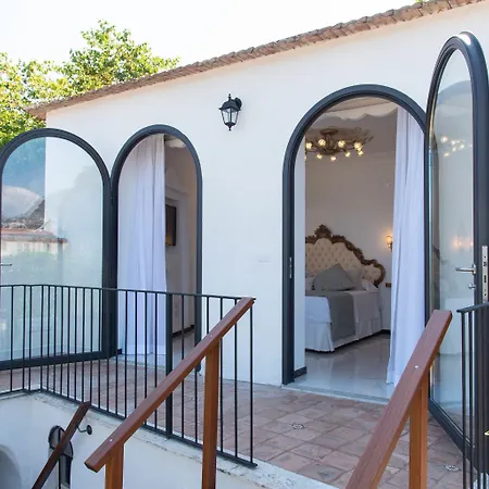 Villa Amore Hotel 2*