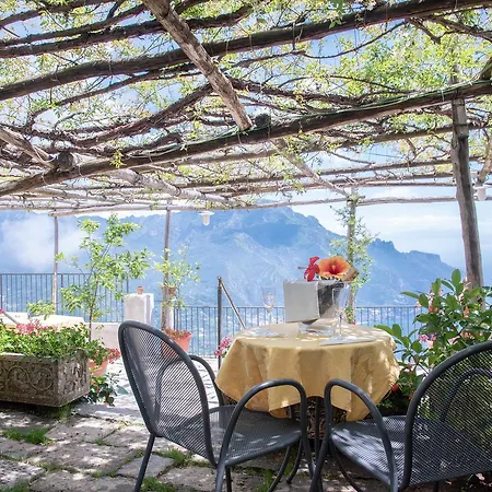 Hotel Villa Amore 2*