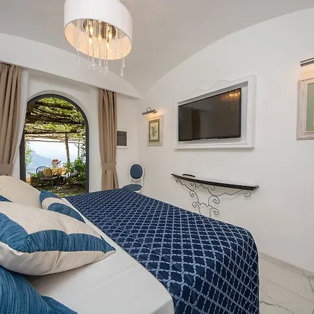 Villa Amore Hotel 2*