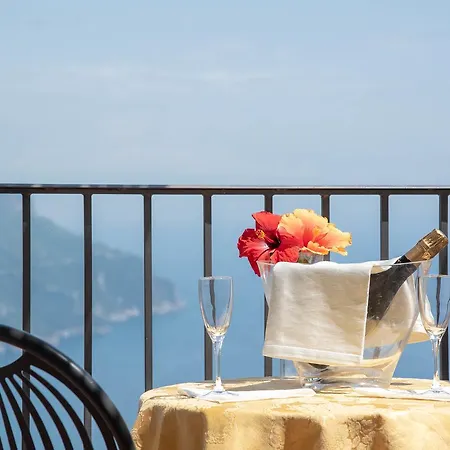 Villa Amore 4* رافيلّو