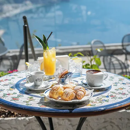 Villa Amore Отель 4*