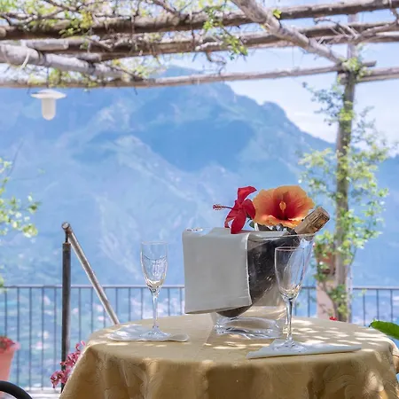 Отель Villa Amore Равелло