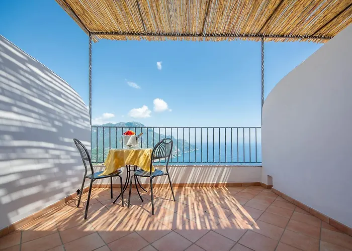 Отель Villa Amore 4*