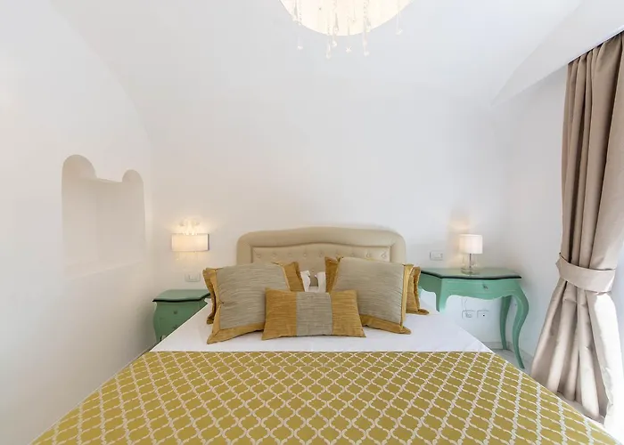 Hotel Villa Amore 4*